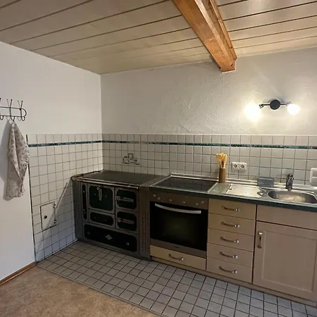 Beim Straßer - Geräumige Erdgeschoßwohnung Mit Bergblick *